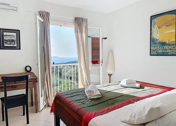 13 Oliviers Couchers De Soleil Holiday home *
