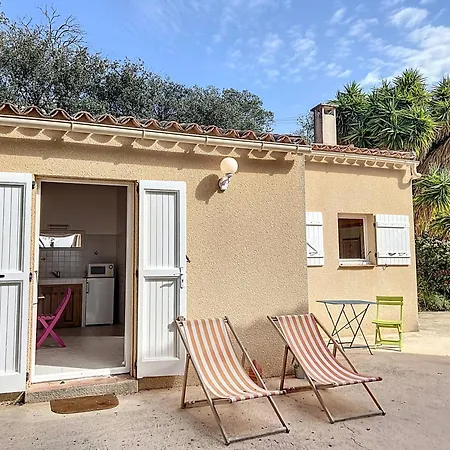 Holiday home 13 Oliviers Couchers De Soleil