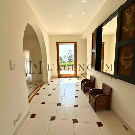 13 Oliviers Couchers De Soleil Holiday home *