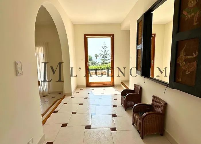 13 Oliviers Couchers De Soleil 度假居 *