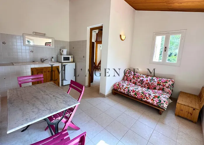 13 Oliviers Couchers De Soleil 度假居