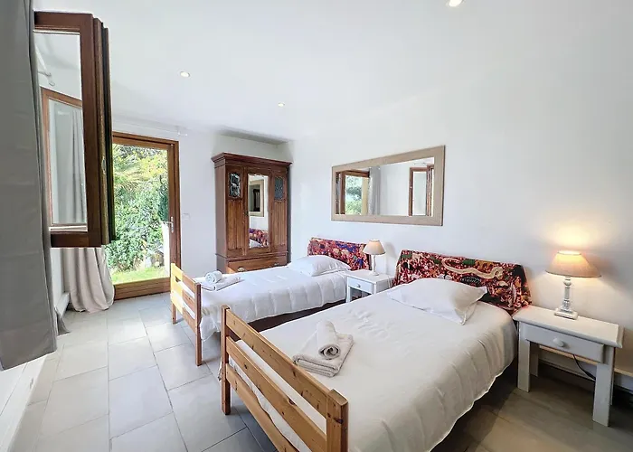 13 Oliviers Couchers De Soleil Vakantiehuis Lumio (Corsica)